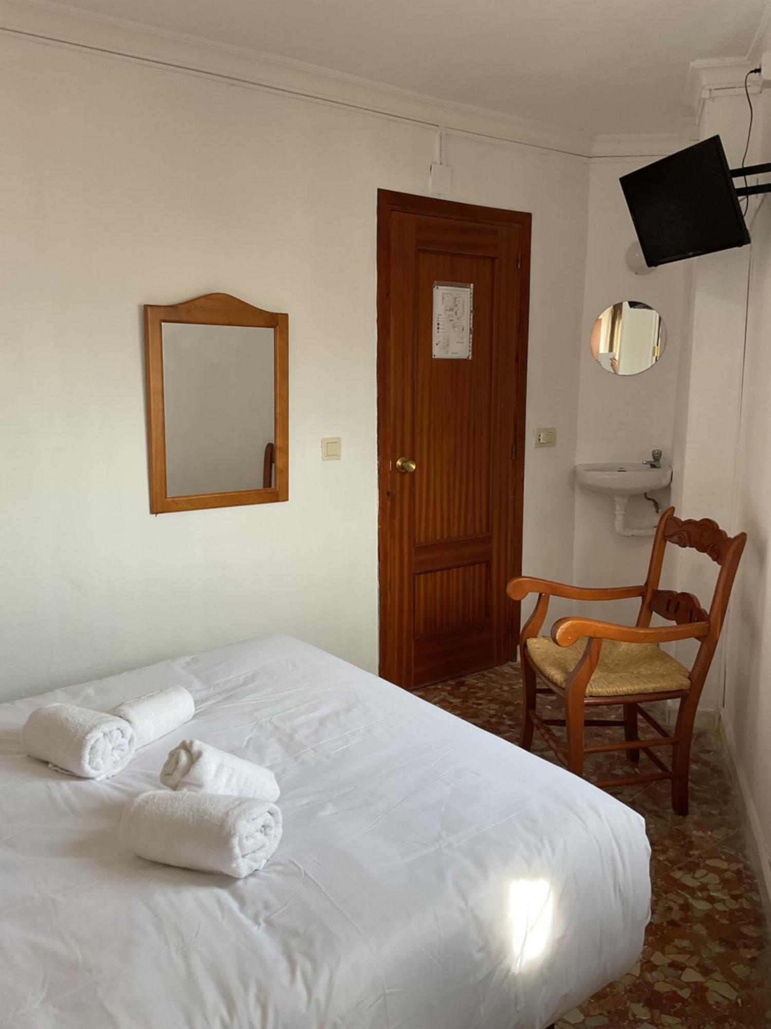 אסטפונה Hostal San Miguel By Croma מראה חיצוני תמונה